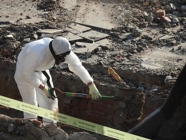 Trabajador expuesto a sustancias tóxicas