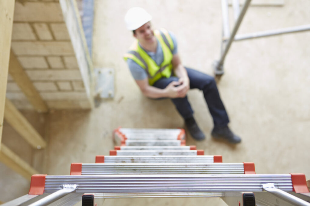 compensacion-trabajadores Accidente de escaleras en construcción
