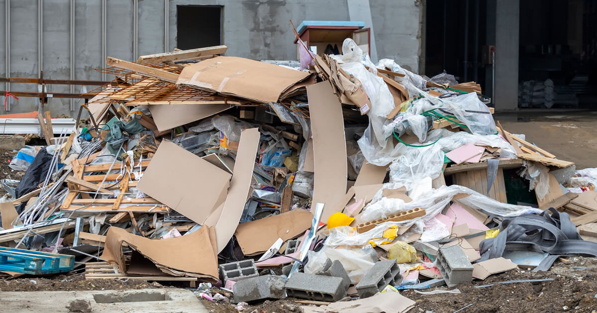 Cómo levantar materiales de construcción sobrantes de obra