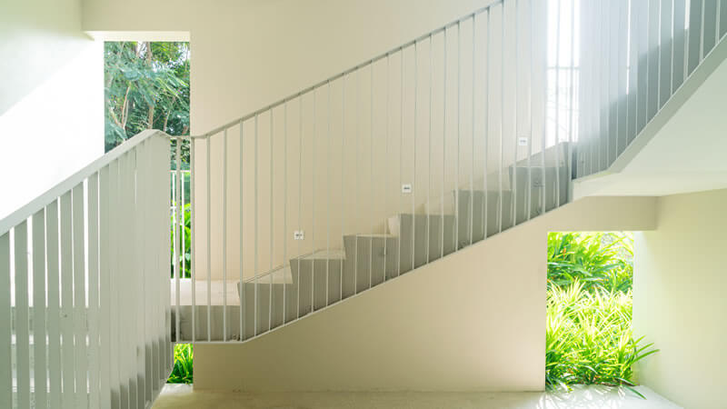 escaleras en forma de U