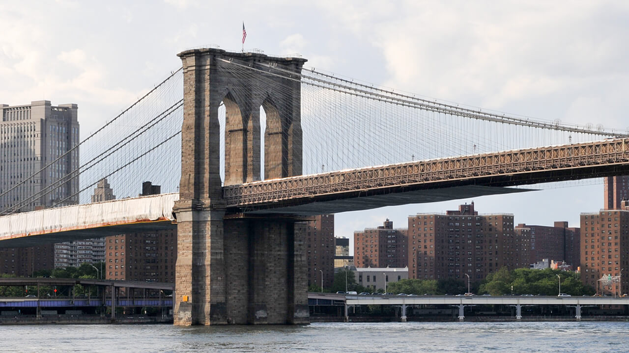 La construcción del puente de Brooklyn: Historia y accidentes