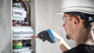 Guía para prevenir accidentes eléctricos en construcciones