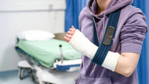 ¿Fractura de brazo en construcción? Conozca sus derechos en Queens