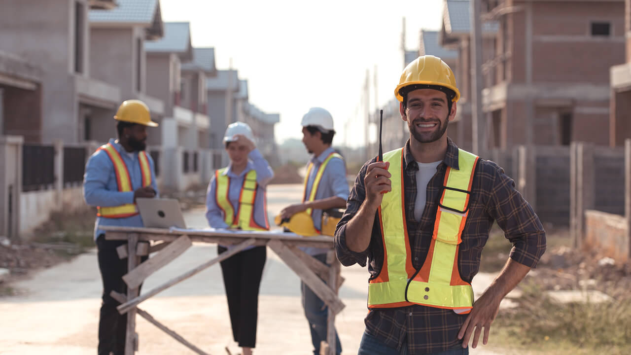 Derechos y salario de los trabajadores de la construcción