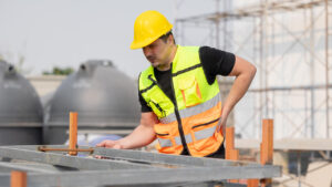 Trabajo en construcción y tengo calambres en la espalda