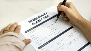 Compensación laboral en Estados Unidos: 10 tips para latinos