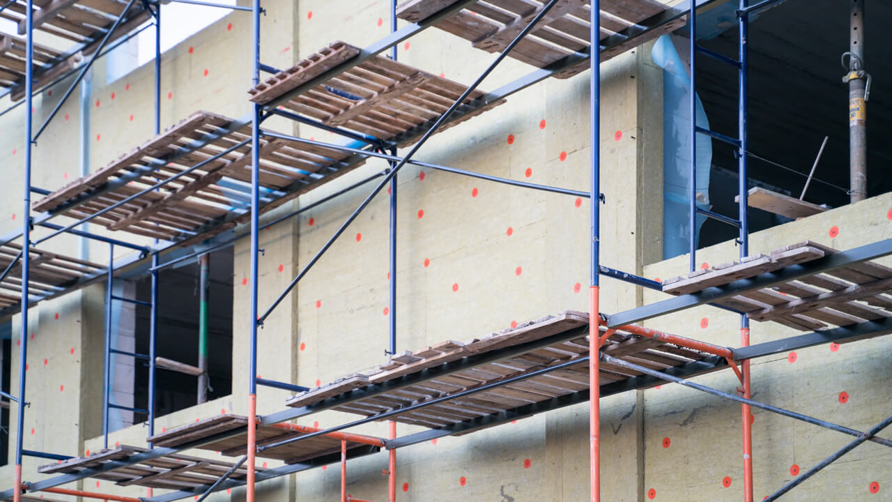 Andamios de construcción defectuosos: quién responde en NY