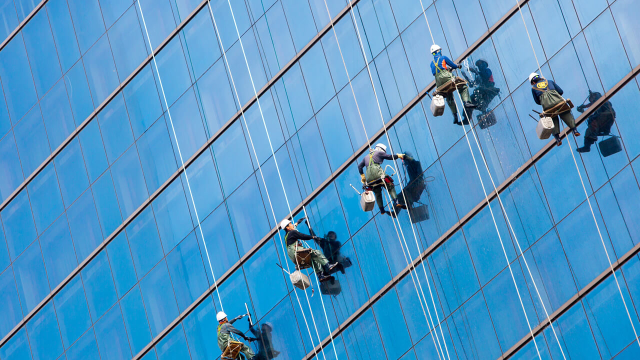 Accidentes de limpieza en ventanas de NY: ley y derechos