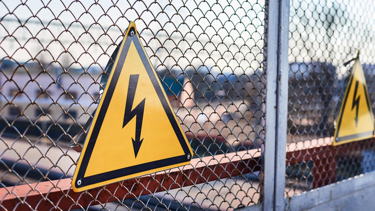10 riesgos eléctricos en obras de construcción que todo trabajador debe conocer