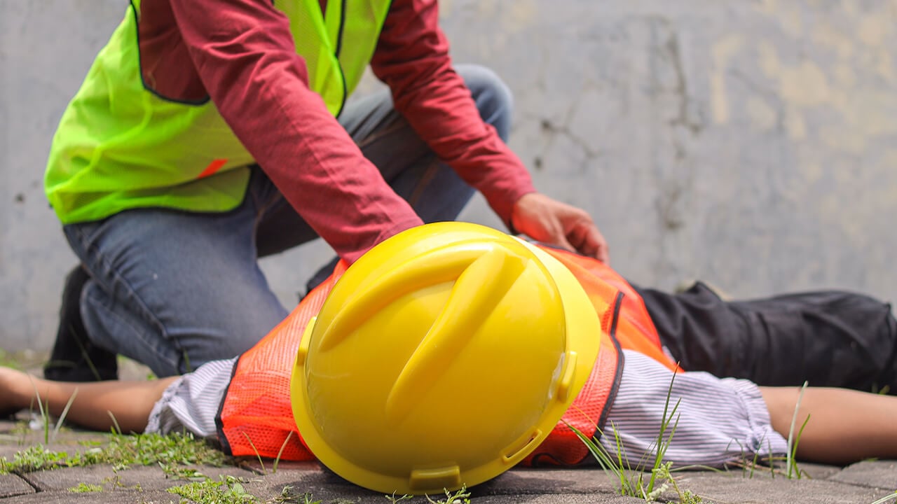 Accidentes fatales en construcción en Nueva York: guía legal para familias