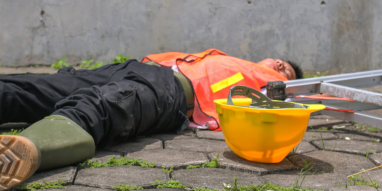 caida por las escaleras de espaldas