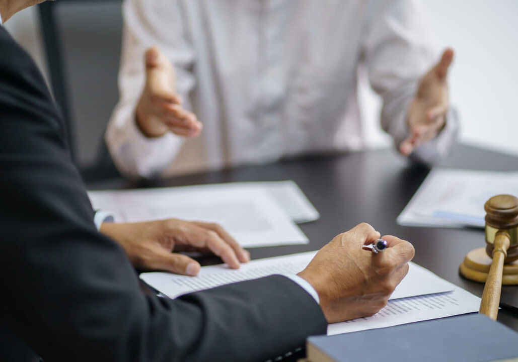 Descubra cómo demandar a una empresa en Estados Unidos por negligencia