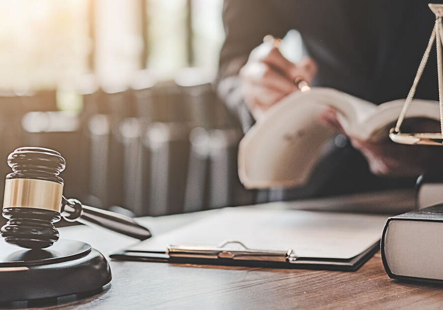 ¿Cuánto cobra un abogado por caso de accidente de construcción?