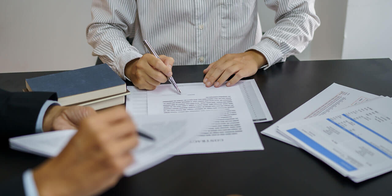 ¿Por qué los inmigrantes contratan abogados para casos de accidentes de construcción?